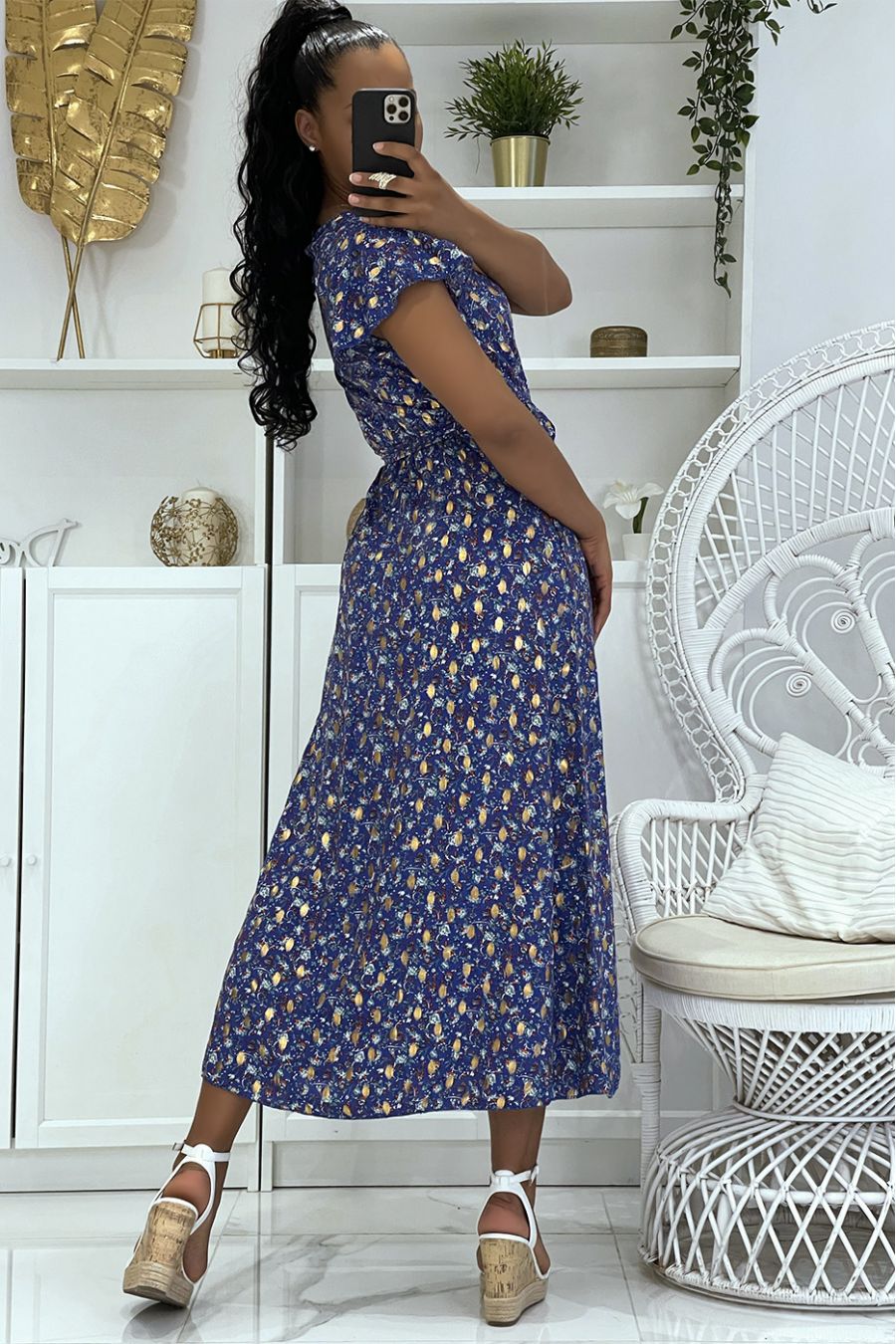 Magnifique longue robe royale cache coeur à jolies petites fleures et sublimes dorures - 3