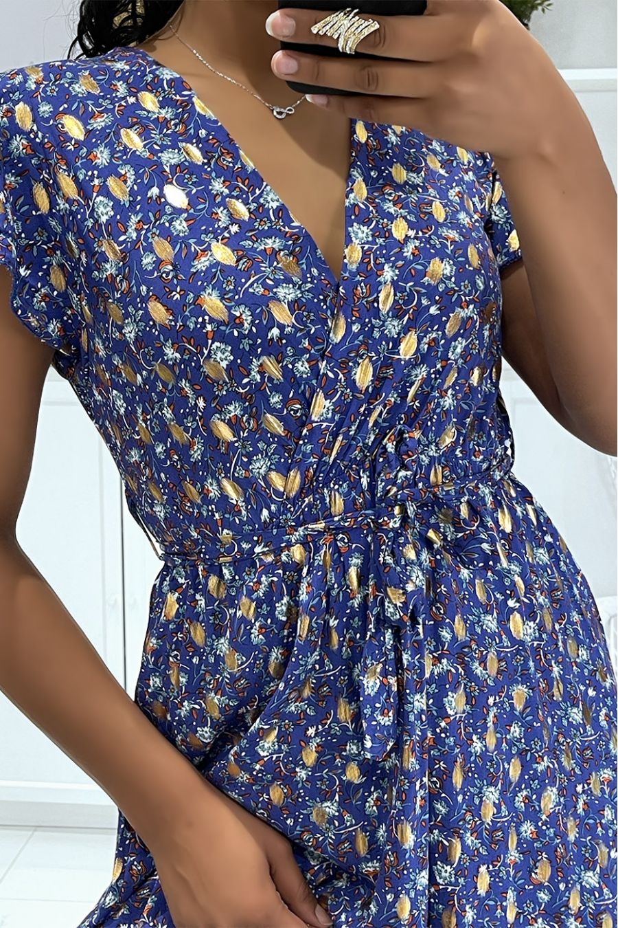 Magnifique longue robe royale cache coeur à jolies petites fleures et sublimes dorures - 4