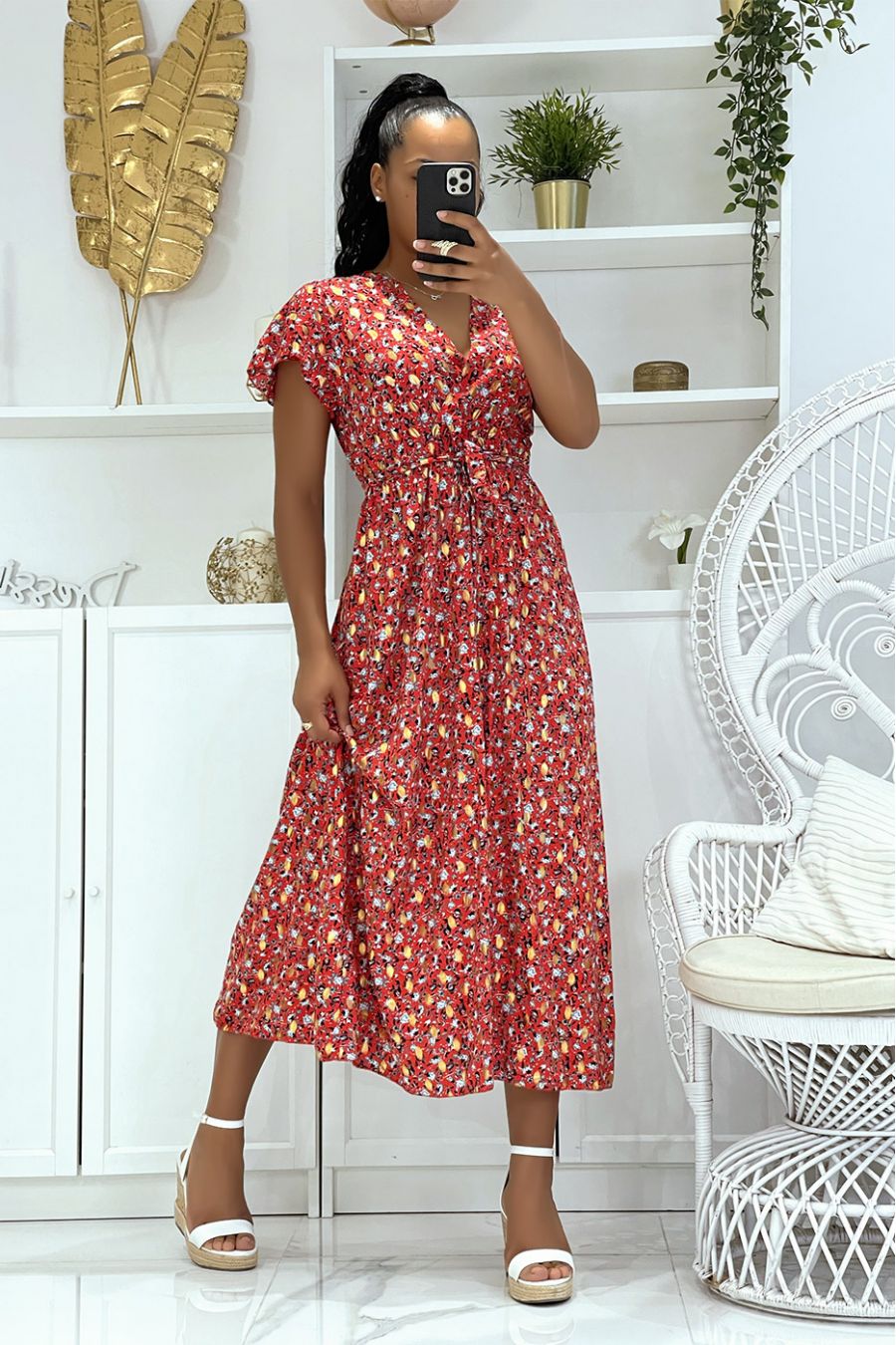 Magnificent long red wrap dress with pretty little flowers and sublime gilding - 2