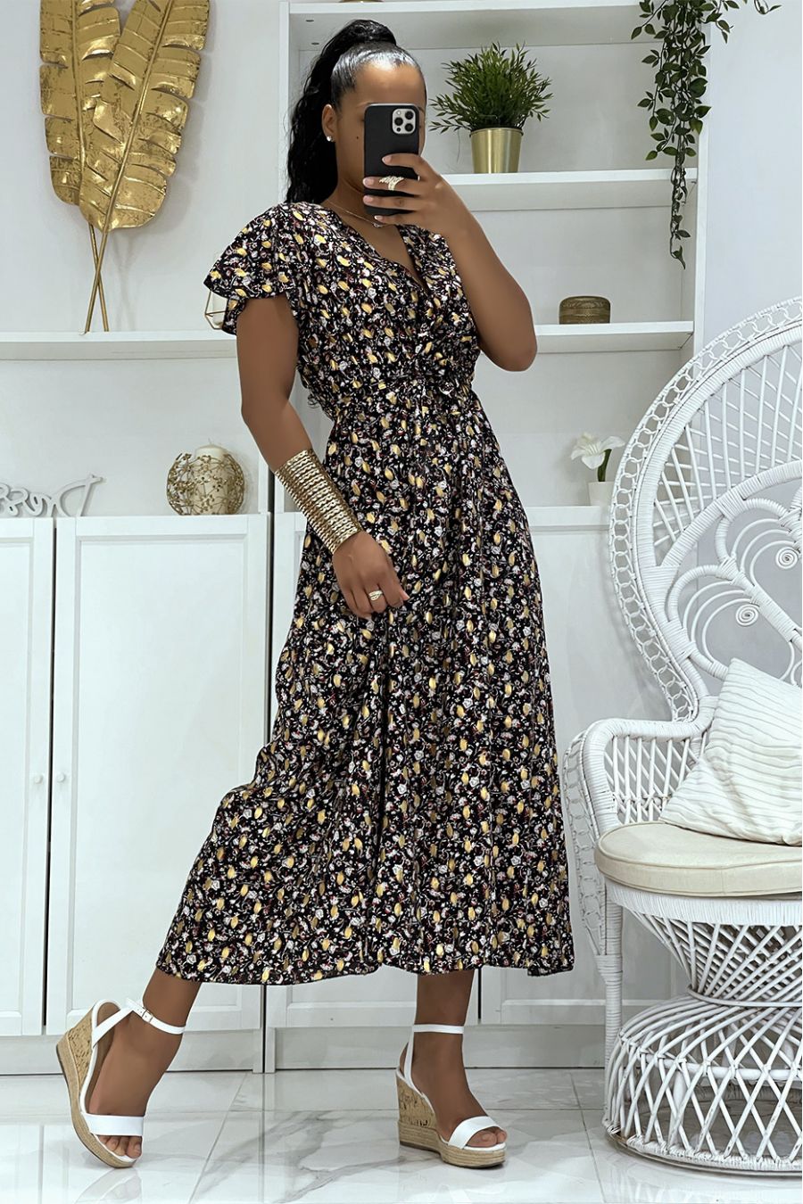 Magnifique longue robe noire cache coeur à jolies petites fleures et sublimes dorures - 3