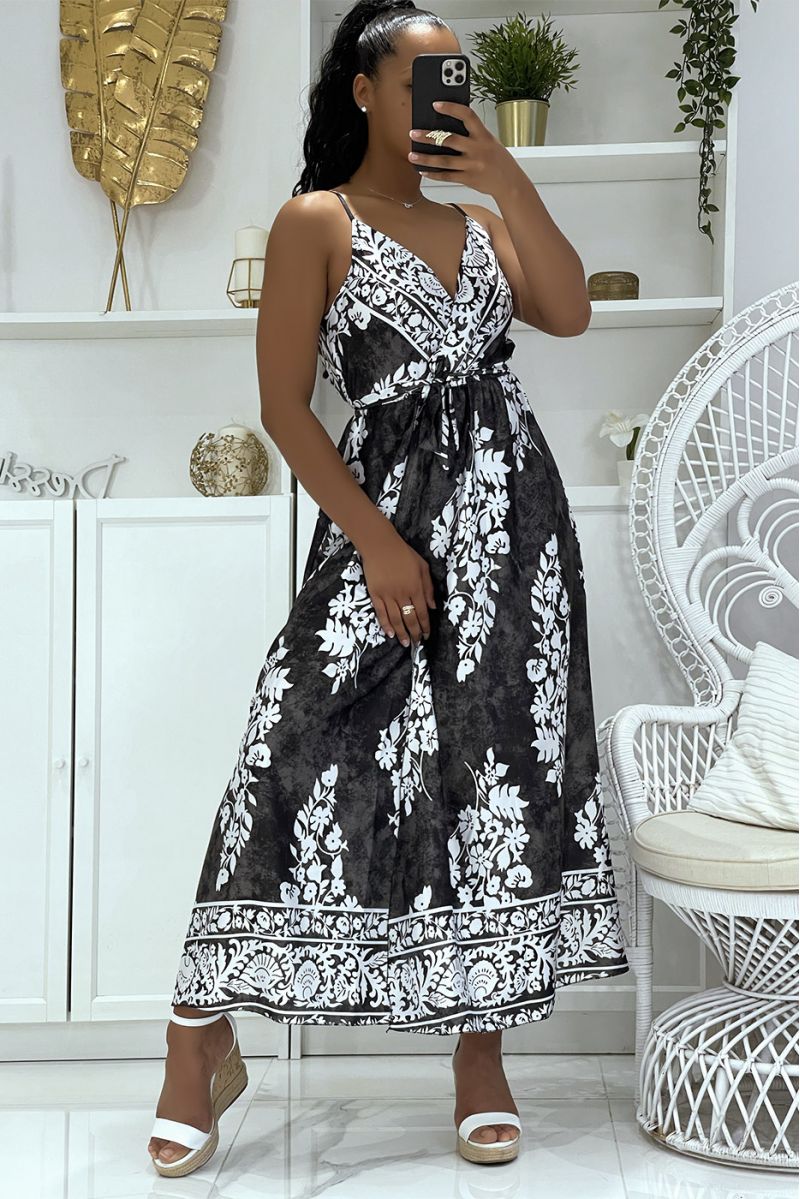Longue robe noire portefeuille satinée à bretelles fines col V et joli motif floral sur imprimé tye and die - 2