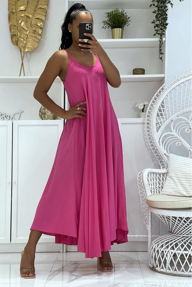 Longue robe fuchsia simple fluide et confortable avec jolies bretelles fines et décolleté léger - 2