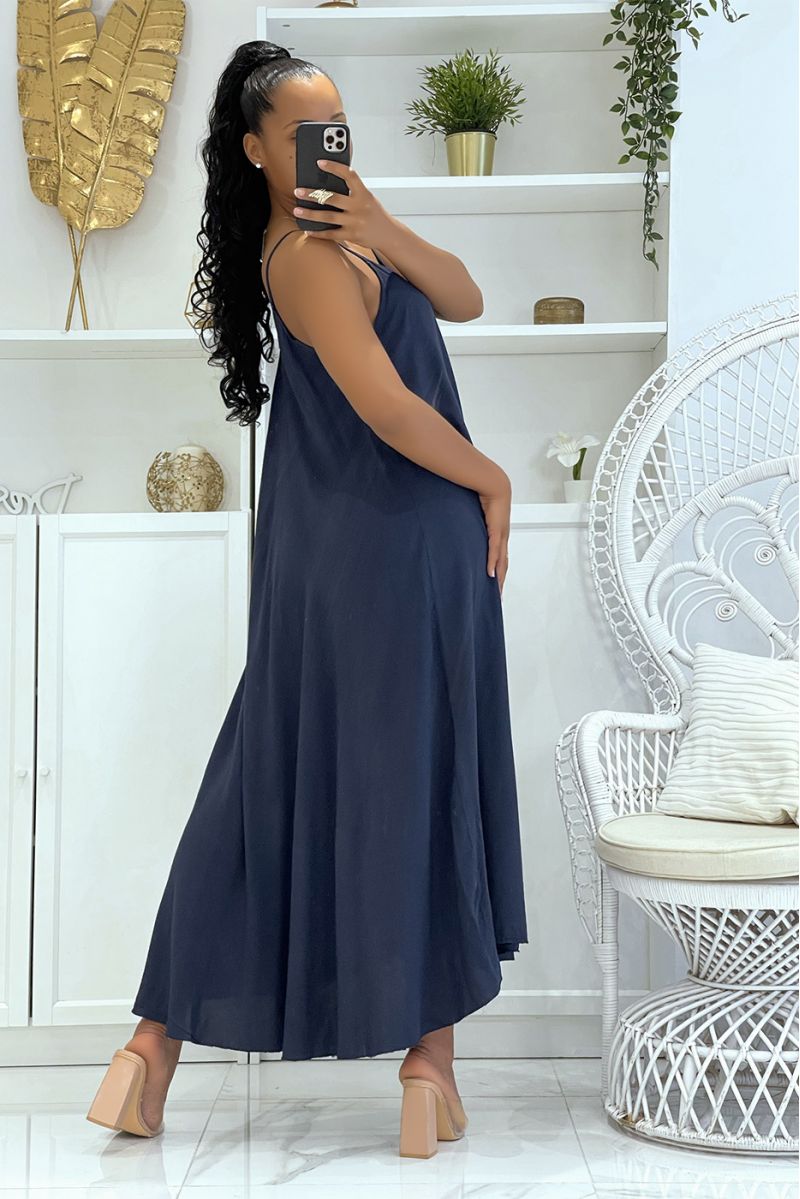 Long simple fluid and comfortable navy dress with pretty thin straps and light neckline - 4