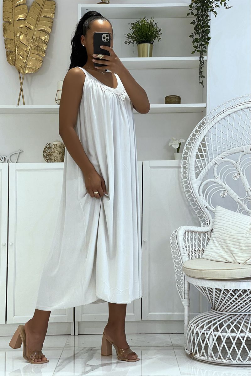 Long oversized gray dress with wide straps and openwork collar that is both classic, trendy and comfortable - 3