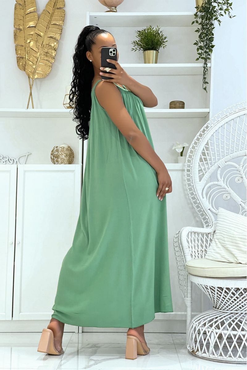 Lange oversized groene jurk met brede bandjes en opengewerkte kraag die zowel klassiek, trendy als comfortabel is - 5