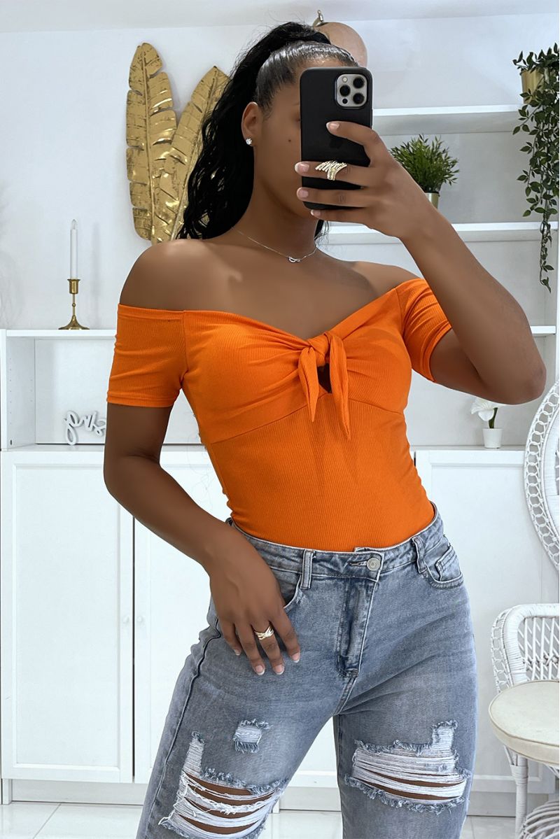 Orange cropped top with shell on the chest and pretty bow, short sleeves and bare shoulders - 3