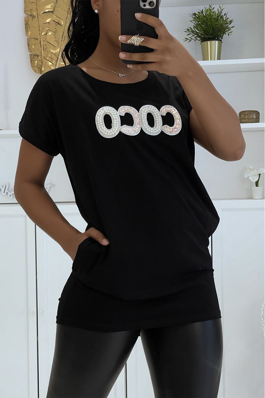 Black oversized longline coco t-shirt with pearls on the chest - 4
