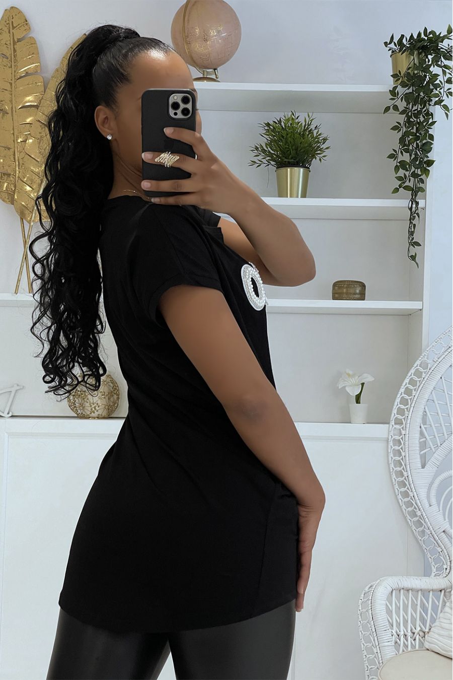 Black oversized longline coco t-shirt with pearls on the chest - 7