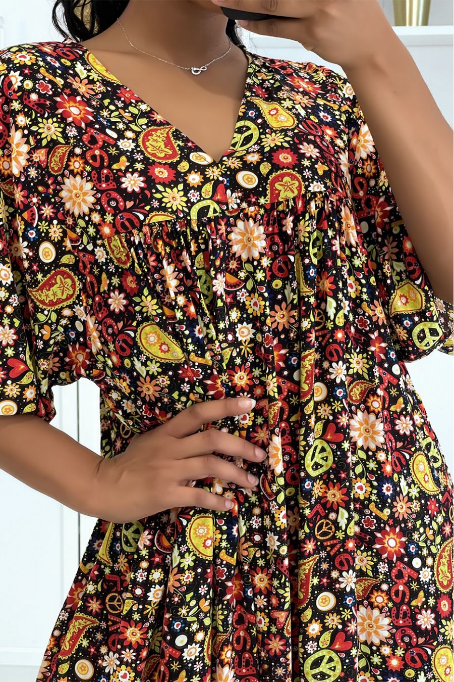 Long black dress with super trendy print for the season, loose and comfortable - 1