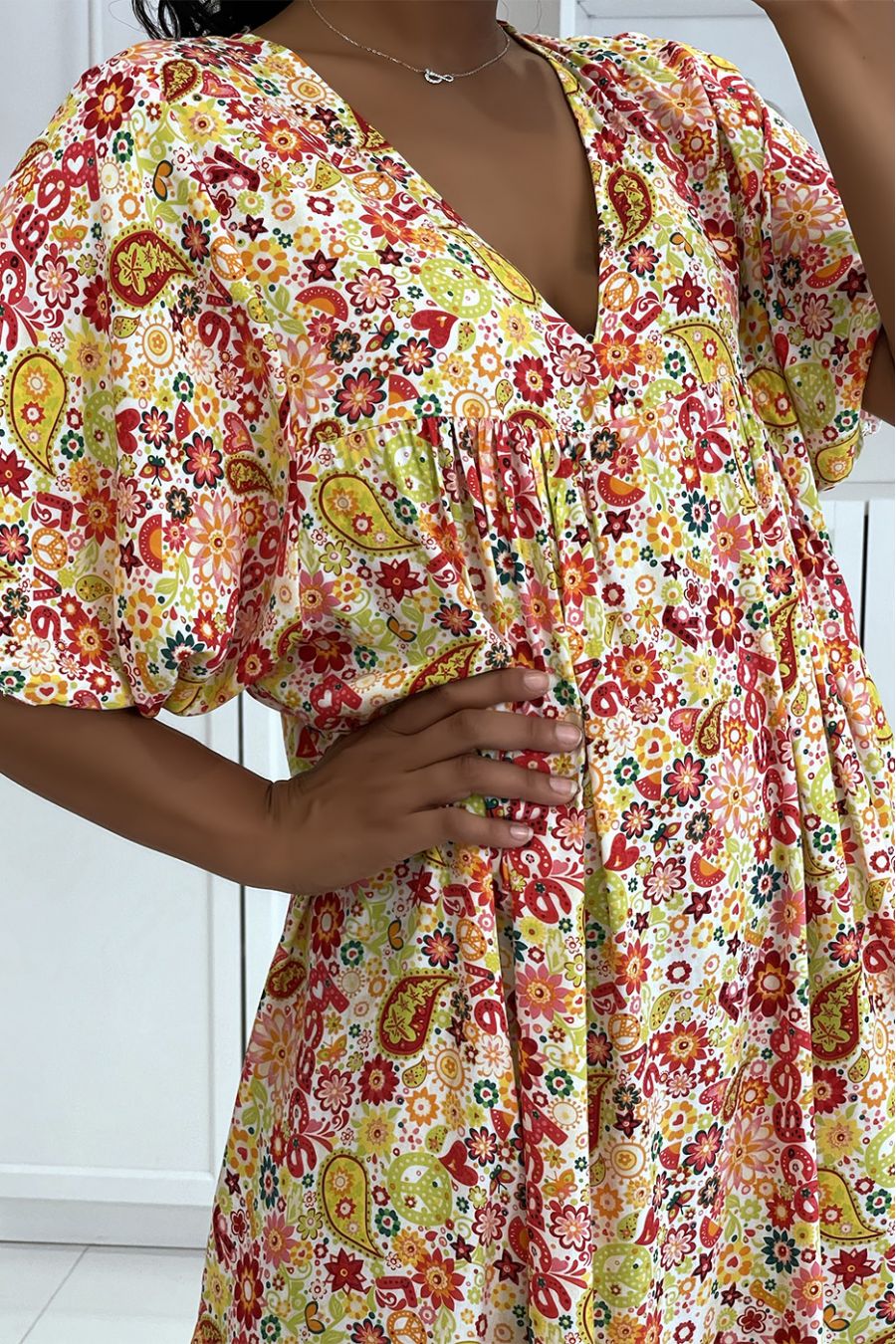 Long white dress with super trendy print of the season, loose and comfortable - 1