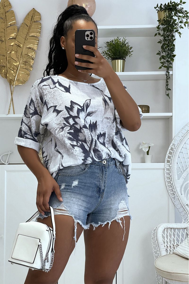 Haut blanc oversize en coton large et confortable avec motif floral et manches mi-longues - 1