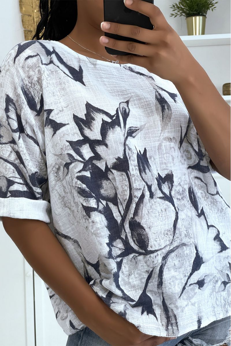 Oversized witte top van wijd en comfortabel katoen met bloemenpatroon en halflange mouwen - 3