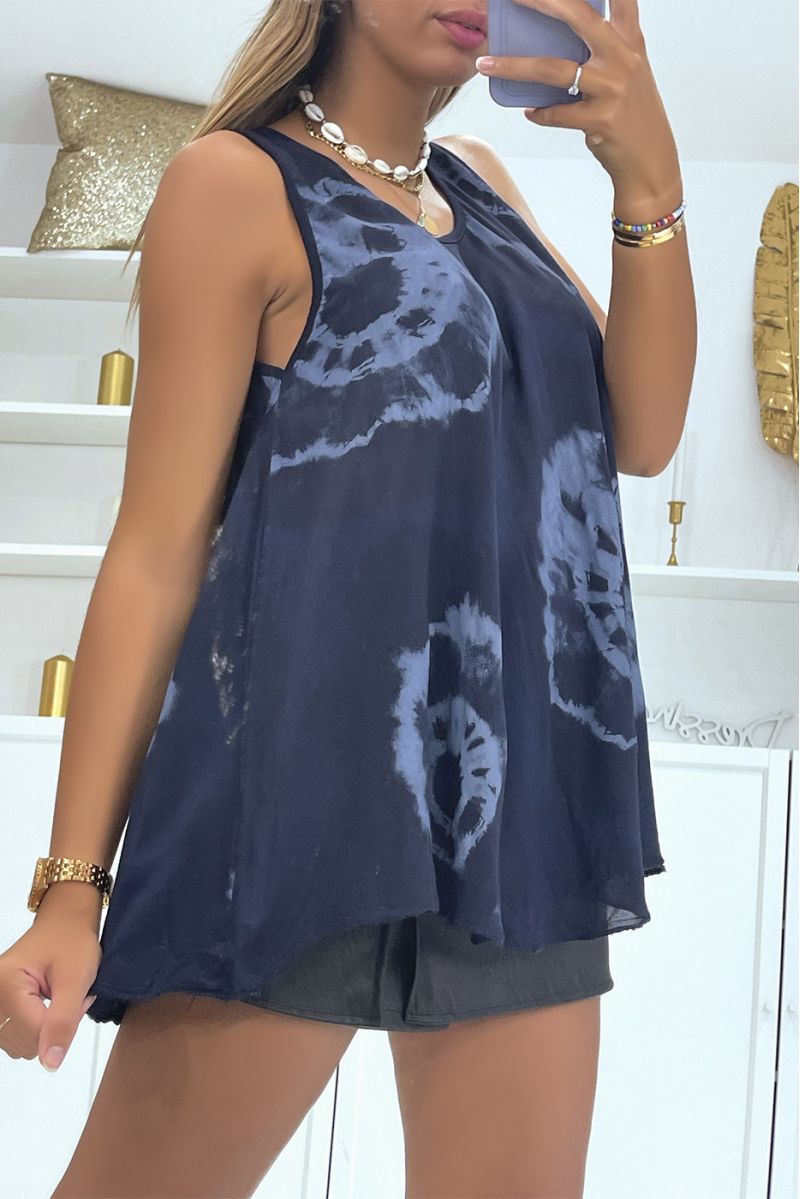 Navy tank top with original and trendy color scheme - 2