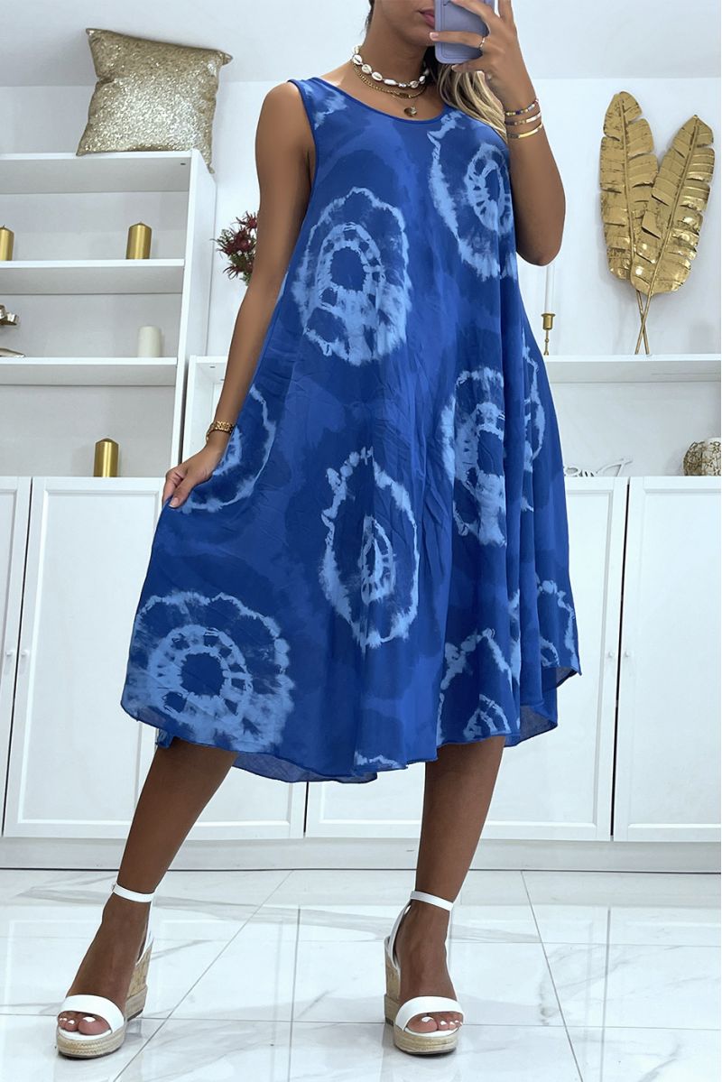 Mid-length royal beach dress with super trendy color scheme - 3