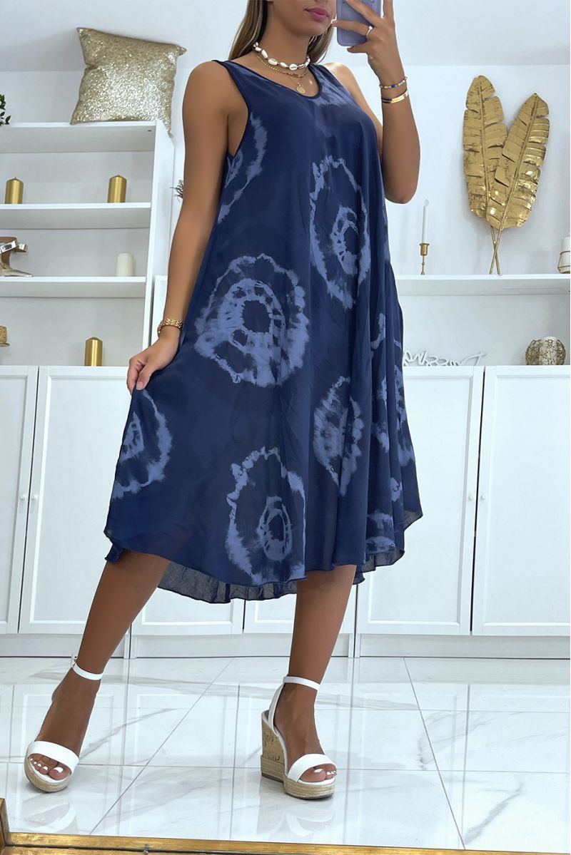 Mid-length navy beach dress with super trendy color scheme - 3