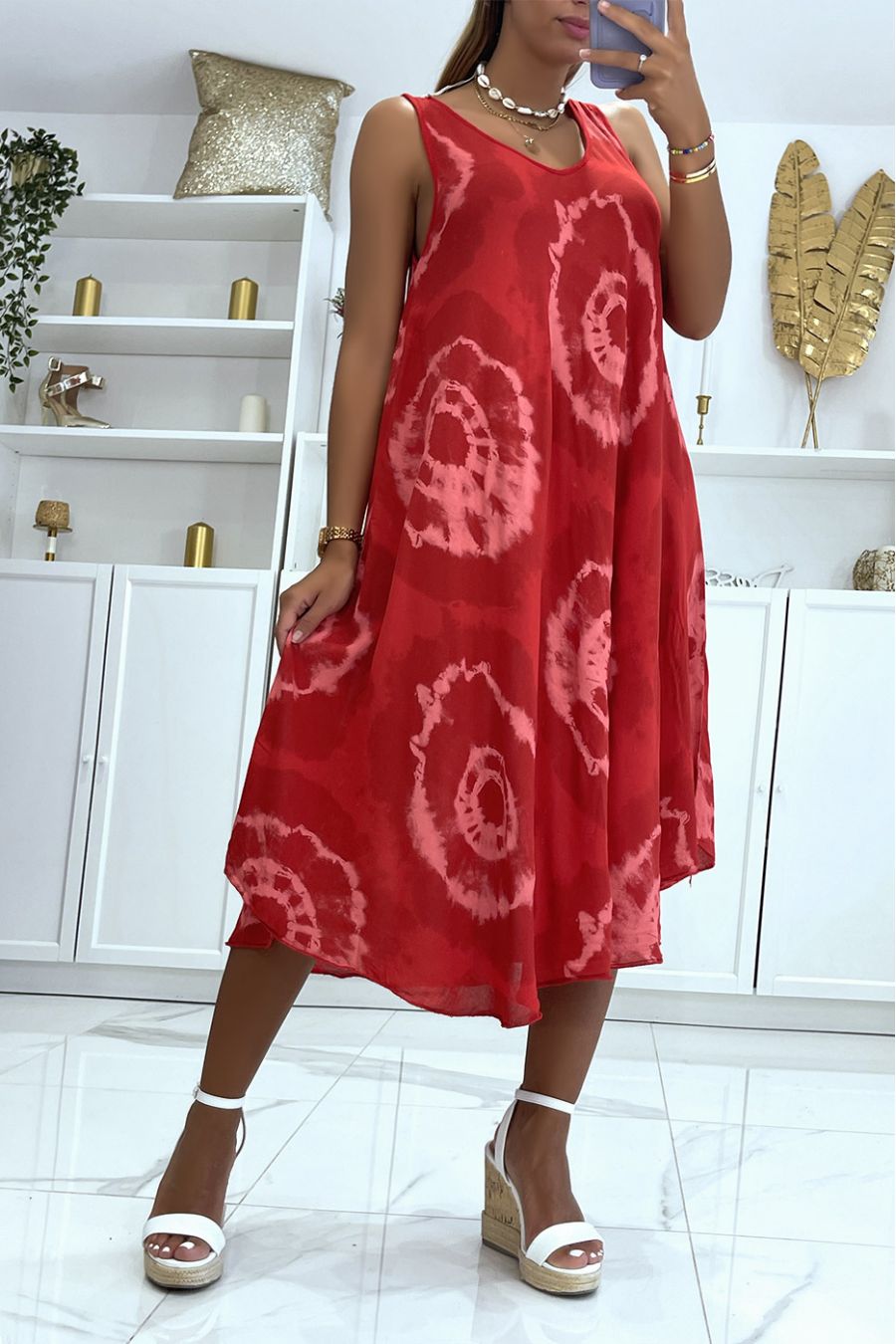 Mid-length red beach dress with super trendy color scheme - 2