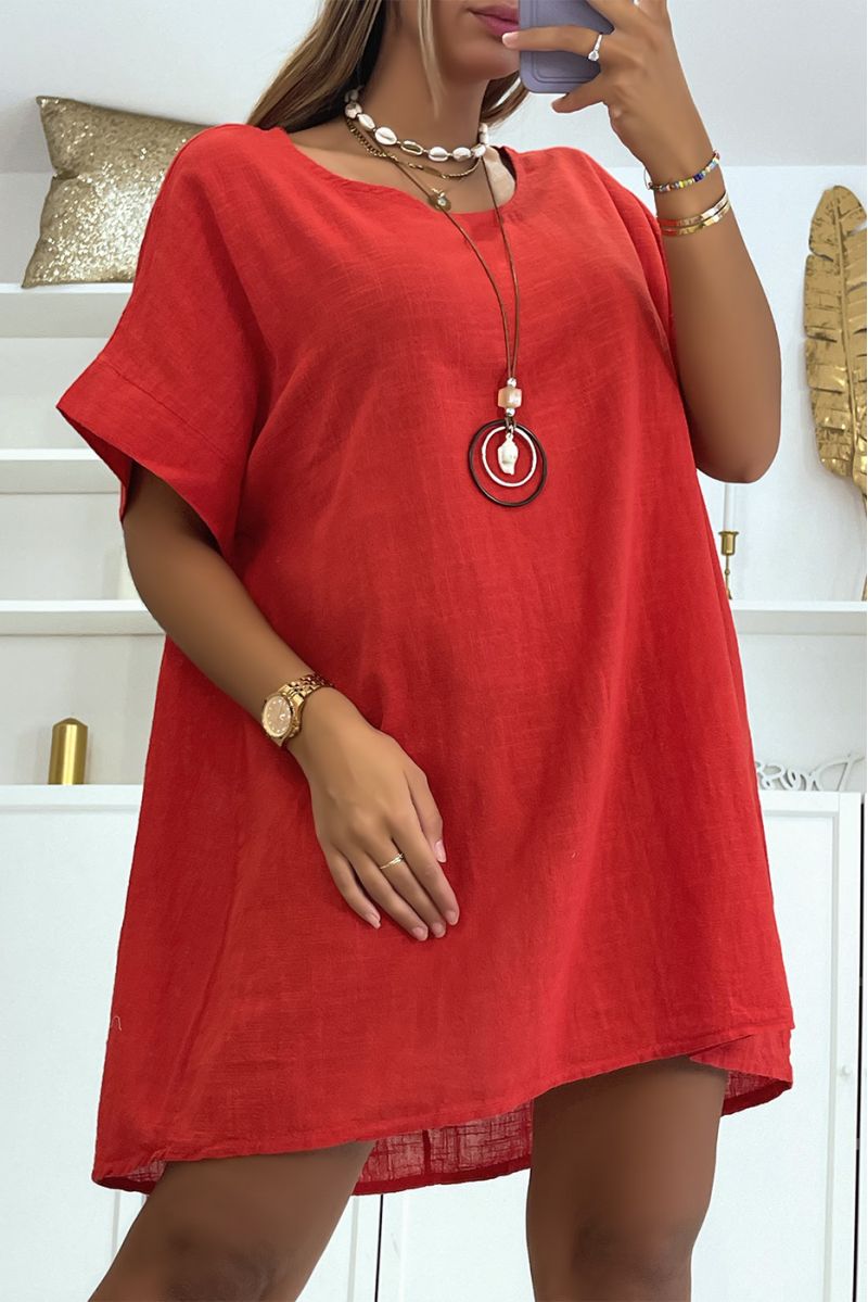 Long oversized linen-effect red top with a round neck and cuffed sleeves with a pretty bohemian-chic style necklace - 3