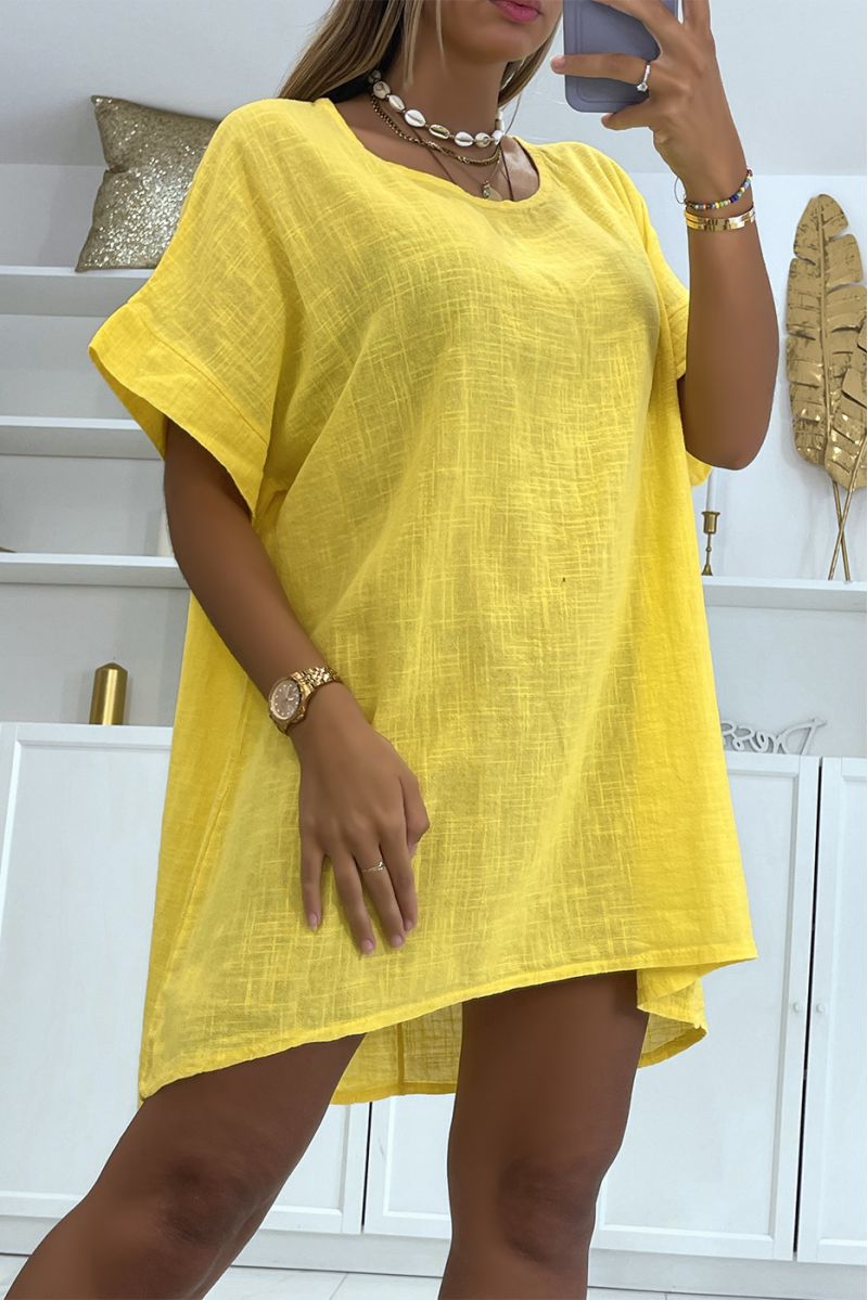 Long oversized linen-effect yellow top with a round neck and cuffed sleeves with a pretty bohemian-chic style necklace - 3