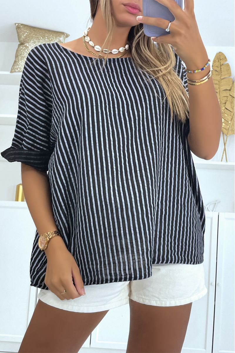 Loose black top with stripes and timeless round neck adapts to all body types - 2