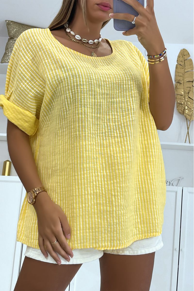 Loose yellow top with stripes and timeless round neck adapts to all body types - 2