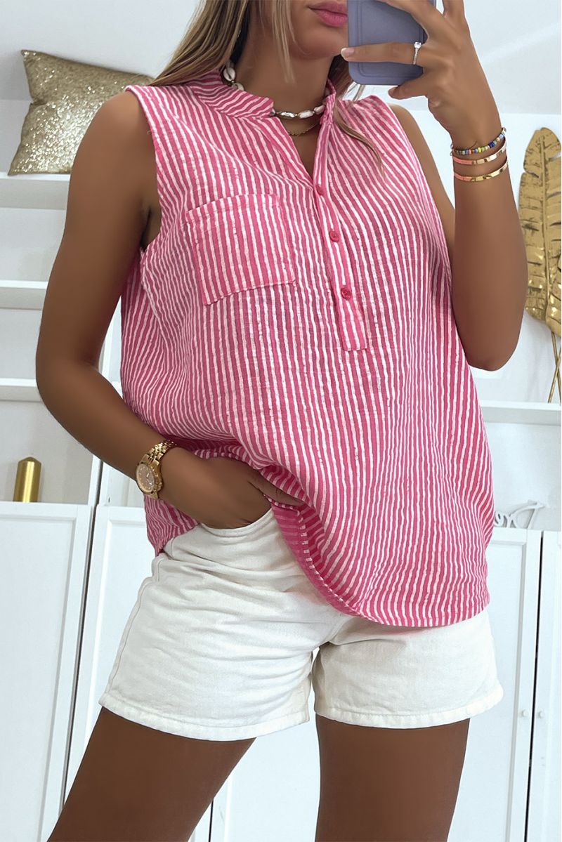 Fuchsia tank top with pocket stripes and small buttons on the ample and comfortable chest - 3