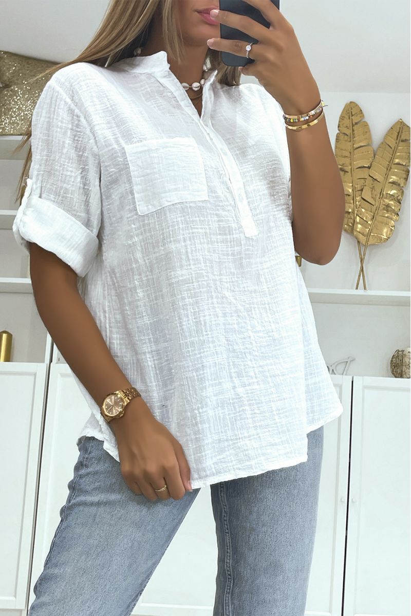 Loose white linen-effect oversized blouse with half-length sleeves and buttoned collar perfect for all body types - 1 Loose white linen-effect oversized blouse with half-length sleeves and buttoned collar perfect for all body types - 1