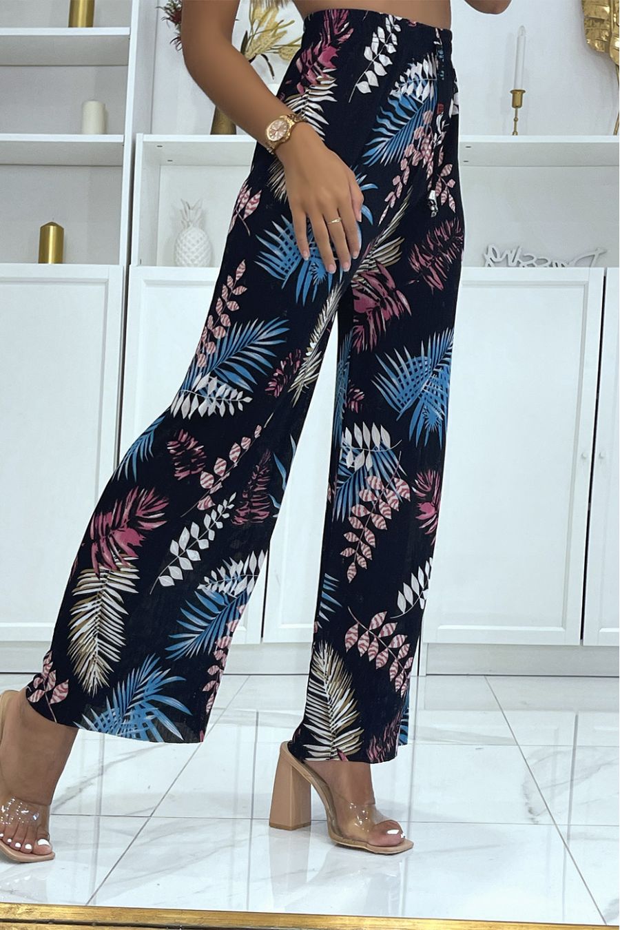 PaBBalon patte d'éléphant à imprimé noir et bleu floral et feuillage cintrée à la taille - 3