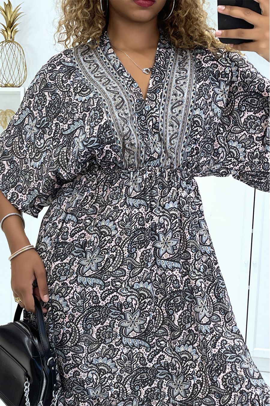 Long pink dress with oriental print V-neck with mid-length sleeves fitted at the waist - 4