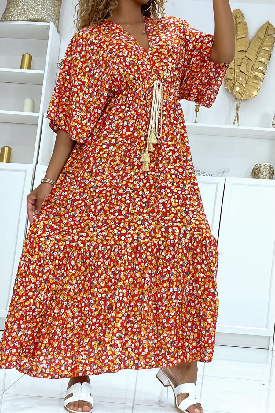 Longue robe rouge fleurie à petite fleur dorée et magnifique imprimé floral multicolore - 5