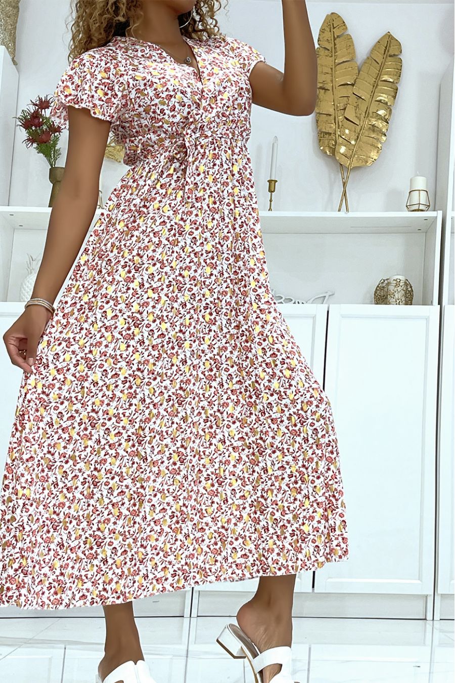 Magnificent long white wrap dress with pretty little flowers and sublime gilding - 2