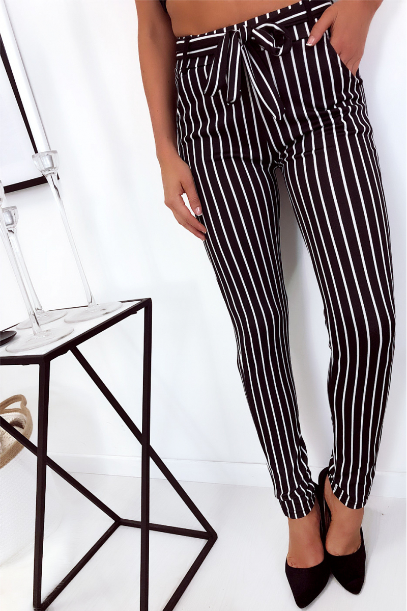 Pantalon carotte à rayure blanc et noir avec attache noeud. 693 - 8