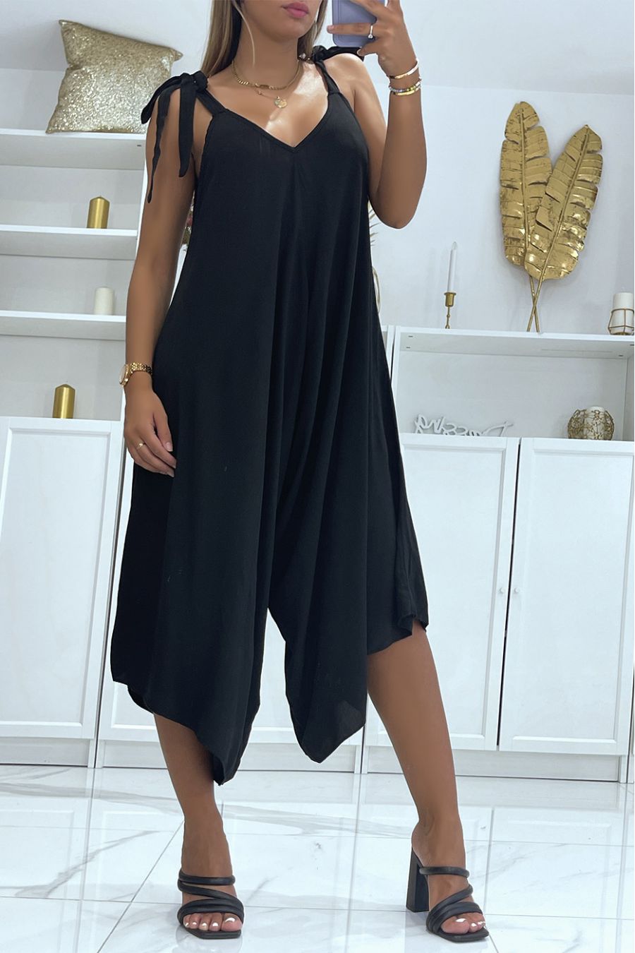 Soepelvallende zwarte asymmetrische zomerjumpsuit in haremstijl - 3