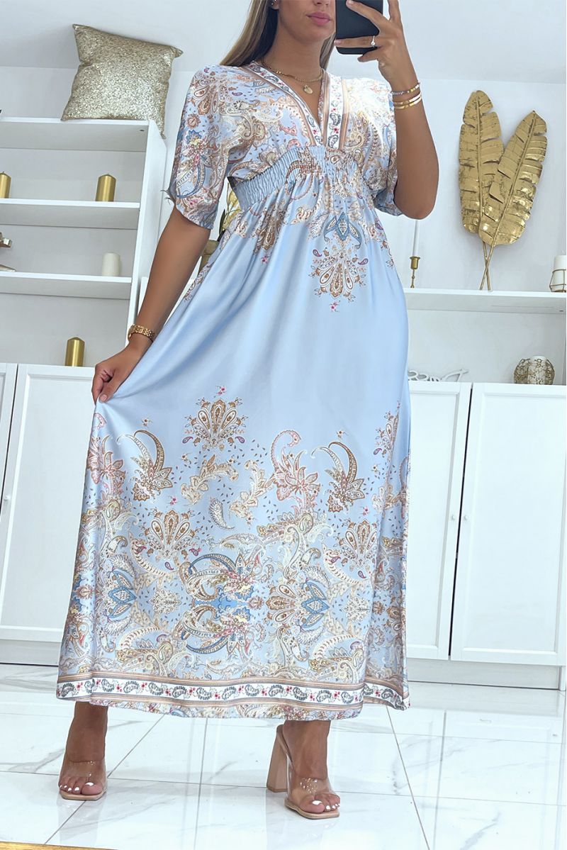 Lange blauwe satijnen jurk met bohemian patroon en V-hals - 2