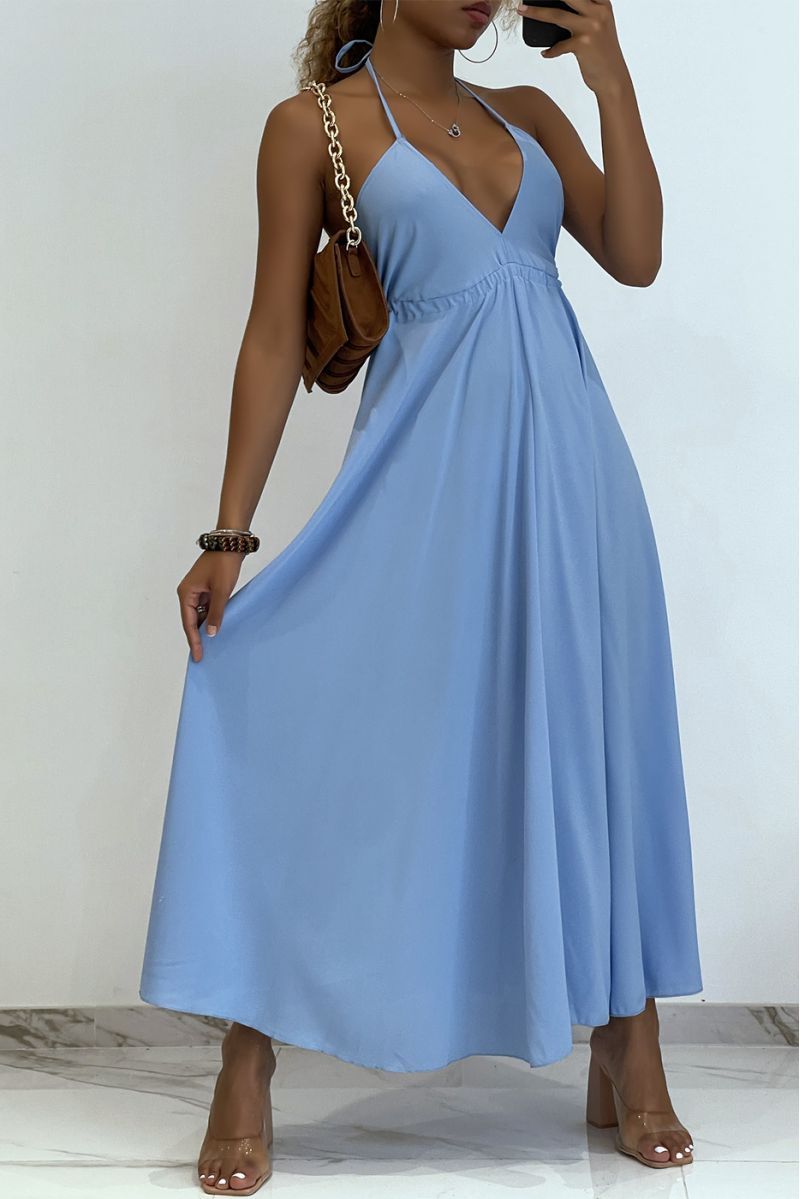 Effen blauwe lange jurk met blote rug en driehoekige halslijn  - 1