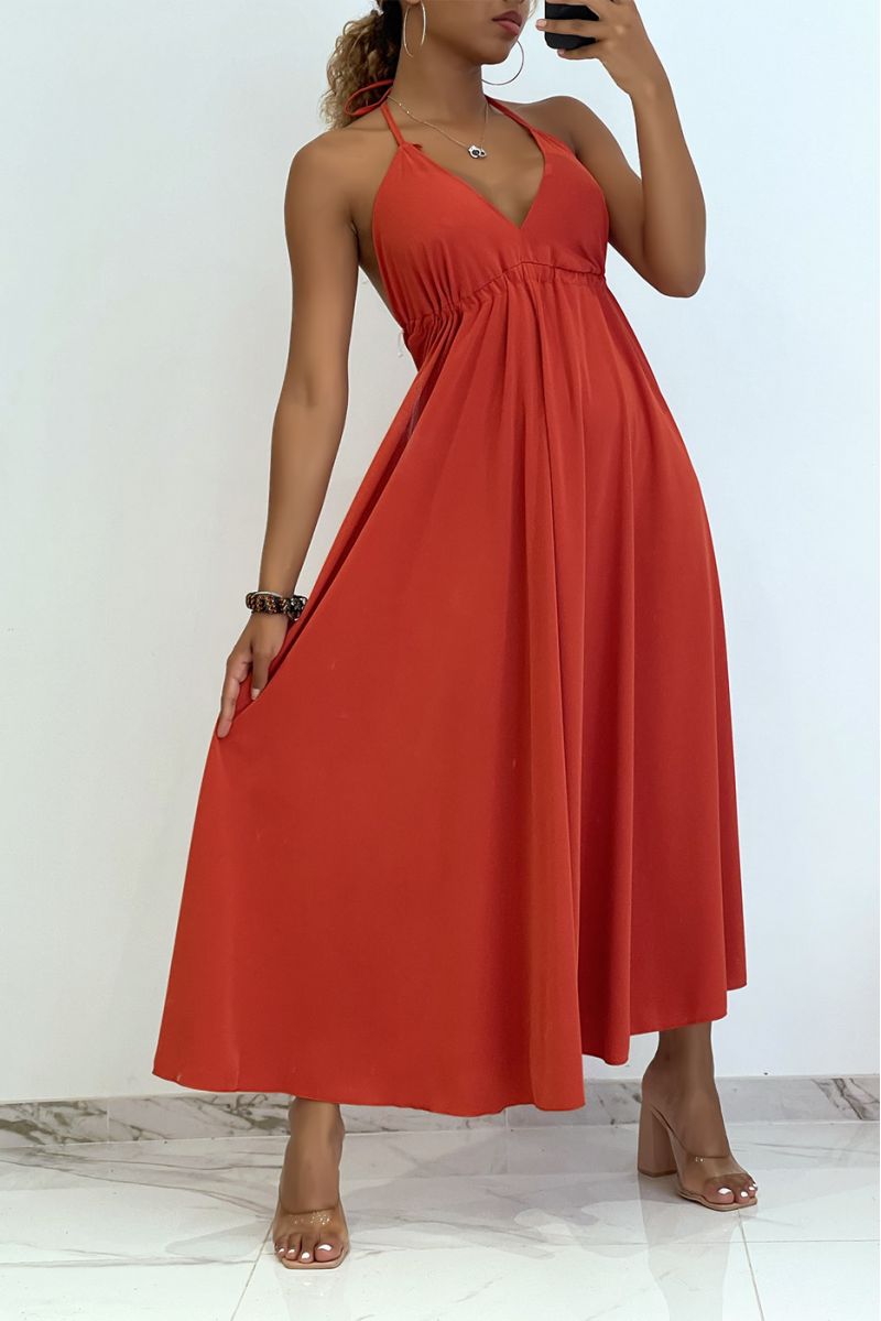 Plain coral long dress with bare back and triangle neckline - 1