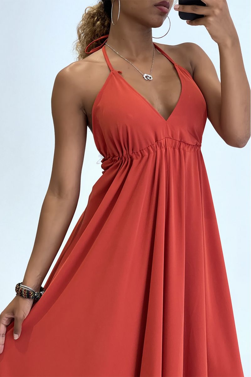 Plain coral long dress with bare back and triangle neckline - 2