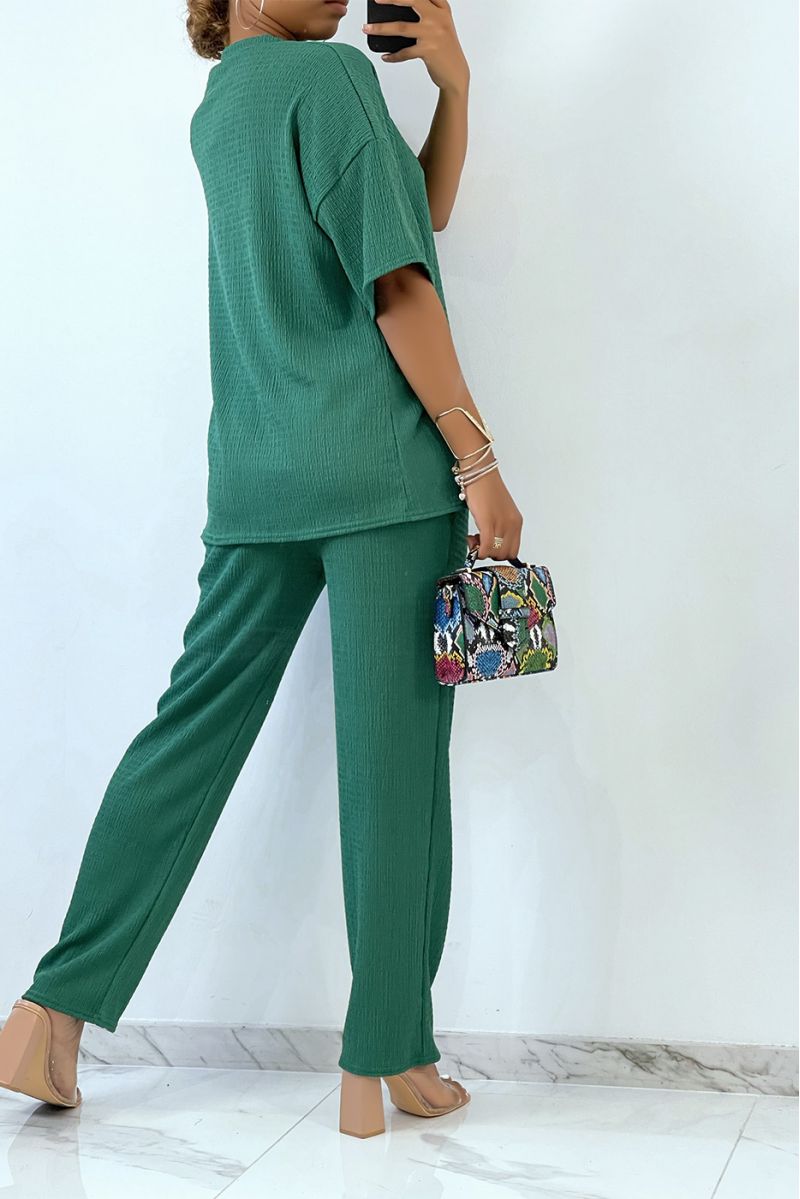 Light and comfortable green set with round neck Tshirt and wide pants   - 3