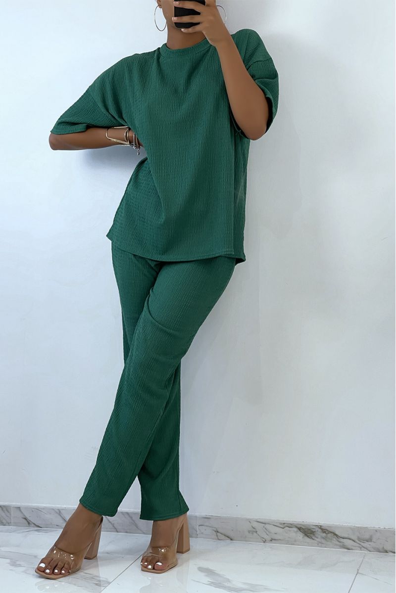 Light and comfortable green set with round neck Tshirt and wide pants   - 4