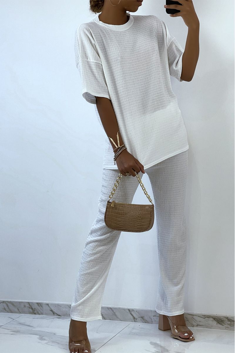 Light and comfortable white set with round neck Tshirt and wide pants   - 1
