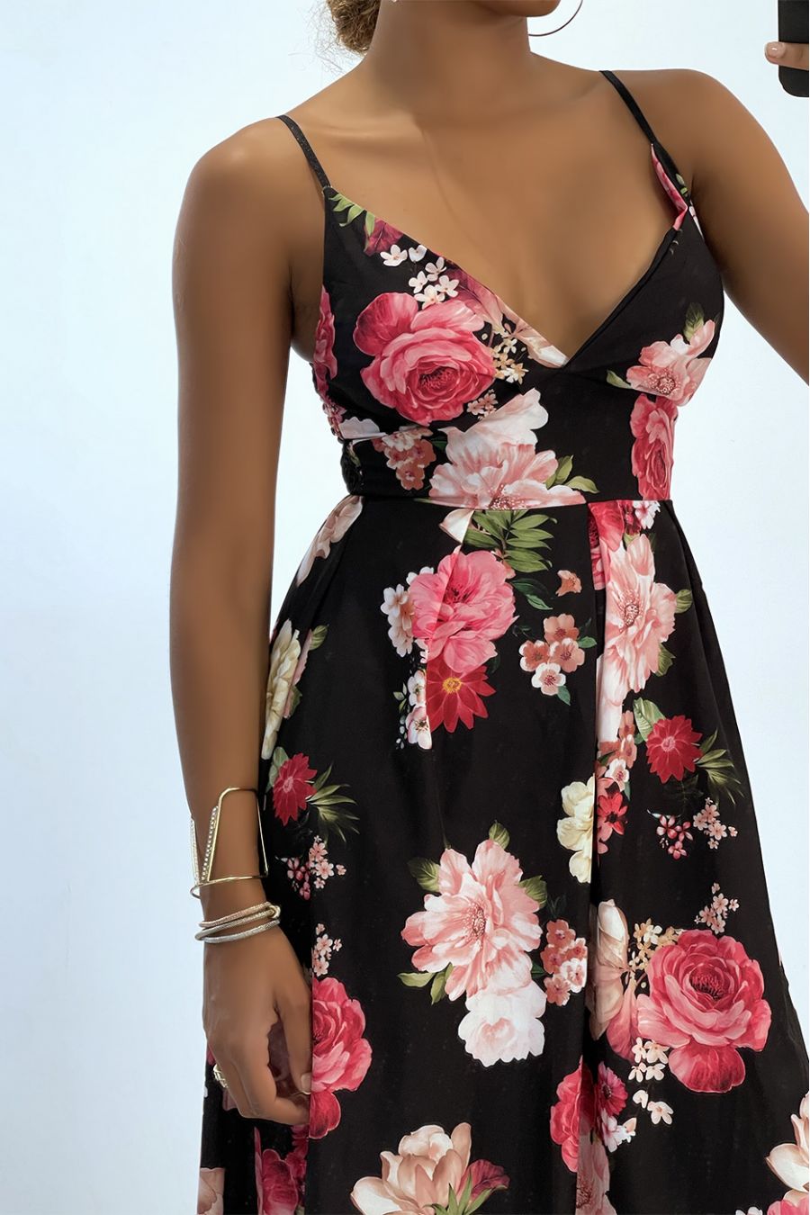 Robe longue noire à fleurs et décolleté triangle - 2