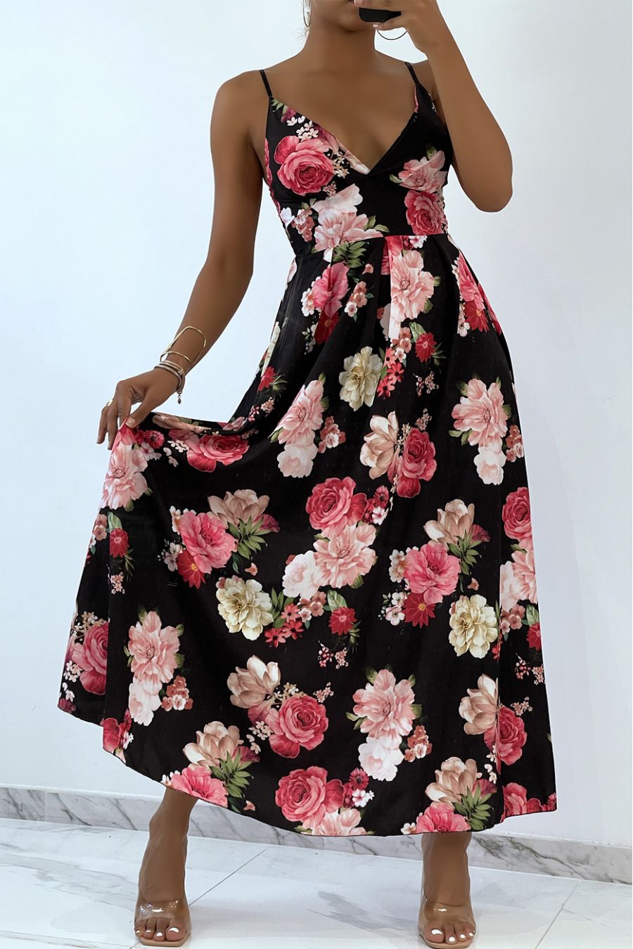 Robe longue noire à fleurs et décolleté triangle - 4