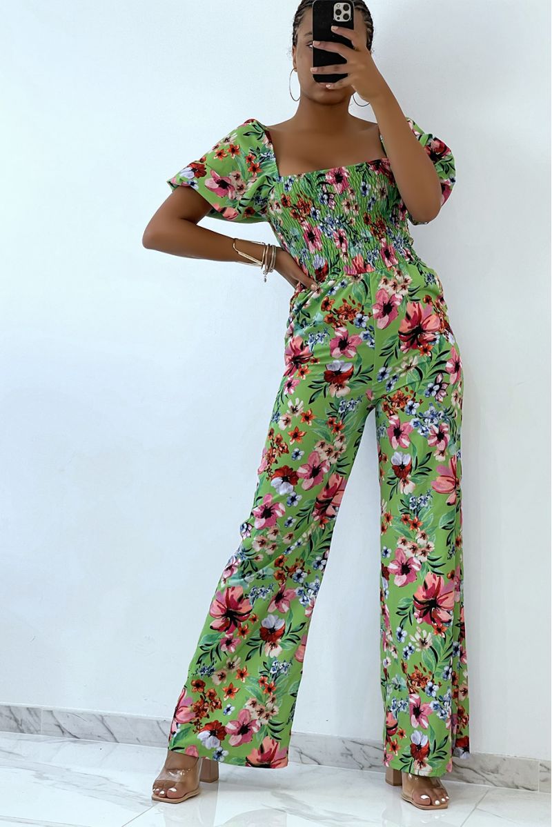 Gebloemde groene jumpsuit met bell bottoms en strapless top met elastische borst, essentieel voor de zomer - 4