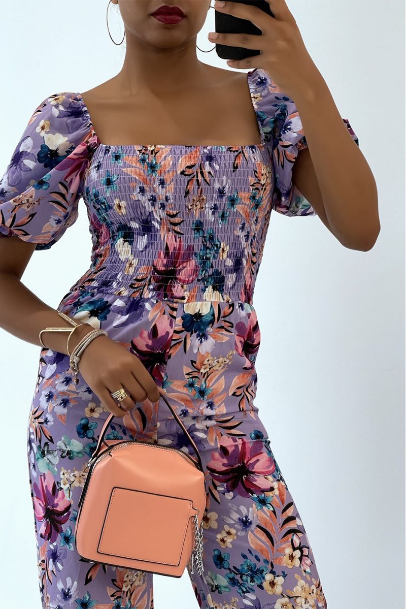 Gebloemde lila jumpsuit met bell bottoms en strapless top met elastische borst, essentieel voor de zomer - 3