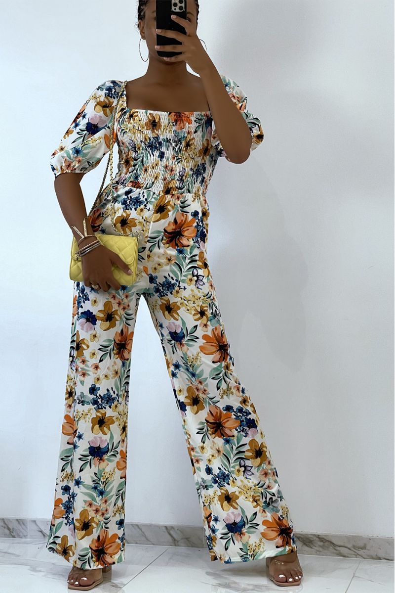 White and green floral jumpsuit with bell bottoms and strapless top with elastic chest, essential for summer - 4