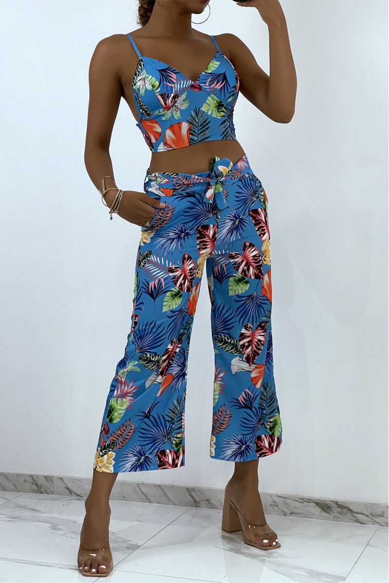 Fluid turquoise set with foliage print crop top with V-neck bustier and thin straps and cropped trousers - 1