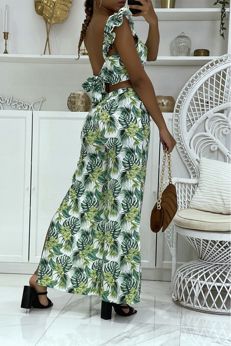 Magnificent white floral set with elephant leg trousers with slits on the sides and crop top that ties at the back - 4
