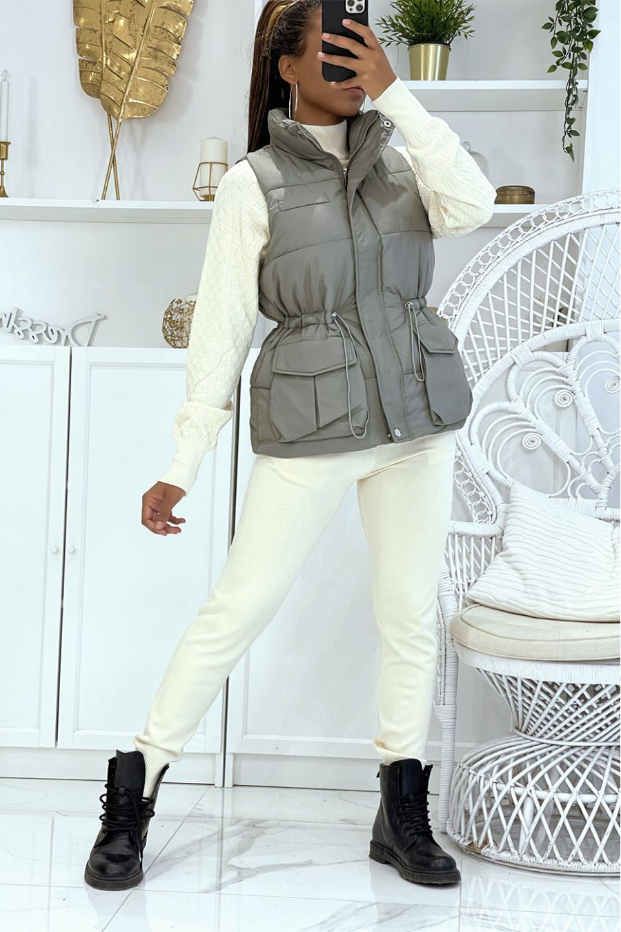 Doudoune sans manches kaki à col montant jolis boutons dorés et grosses manches - 4