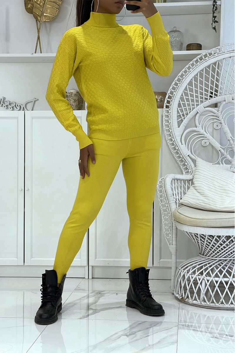 3-piece yellow down jacket and ribbed joggers winter set  Casual chic and cocooning style - 5