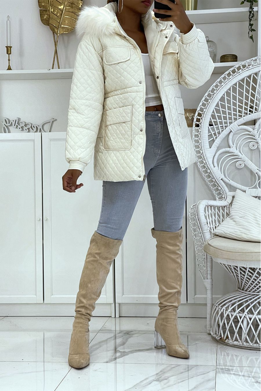 Lichtwitte halflange parka met wit imitatiebont - 1