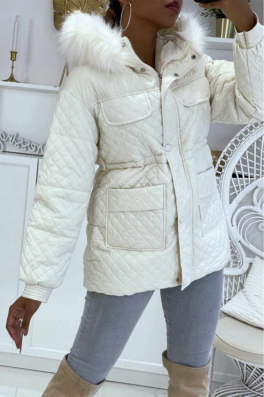 Light white mid-length parka with white faux fur - 5